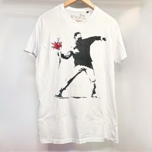Faces x Banksy “Flower Thrower” Graphic Tee White Size Large